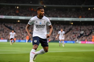 阿森纳6000万英镑签下水晶宫核心埃泽，击败热刺